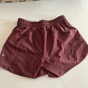 Merlot lulu lemon shorts